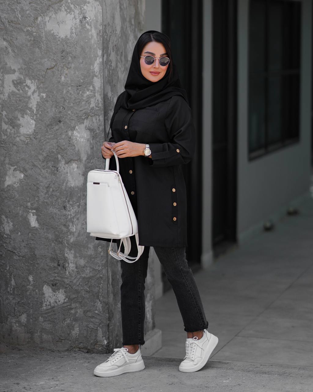 مانتو دانشجویی کوتاه پرشیا بغل دکمه زنانه مدل چهرک  کد ۱۵۴